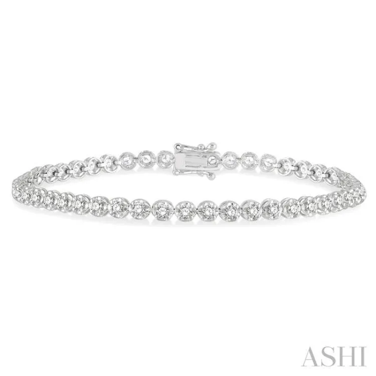 2 Ctw Round Cut Diamond Illusion Bracelet in 10K White Gold