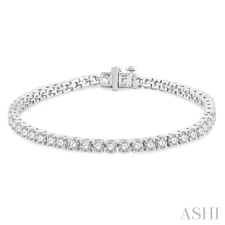 6 Ctw Round Cut Diamond Tennis Bracelet in 14K White Gold