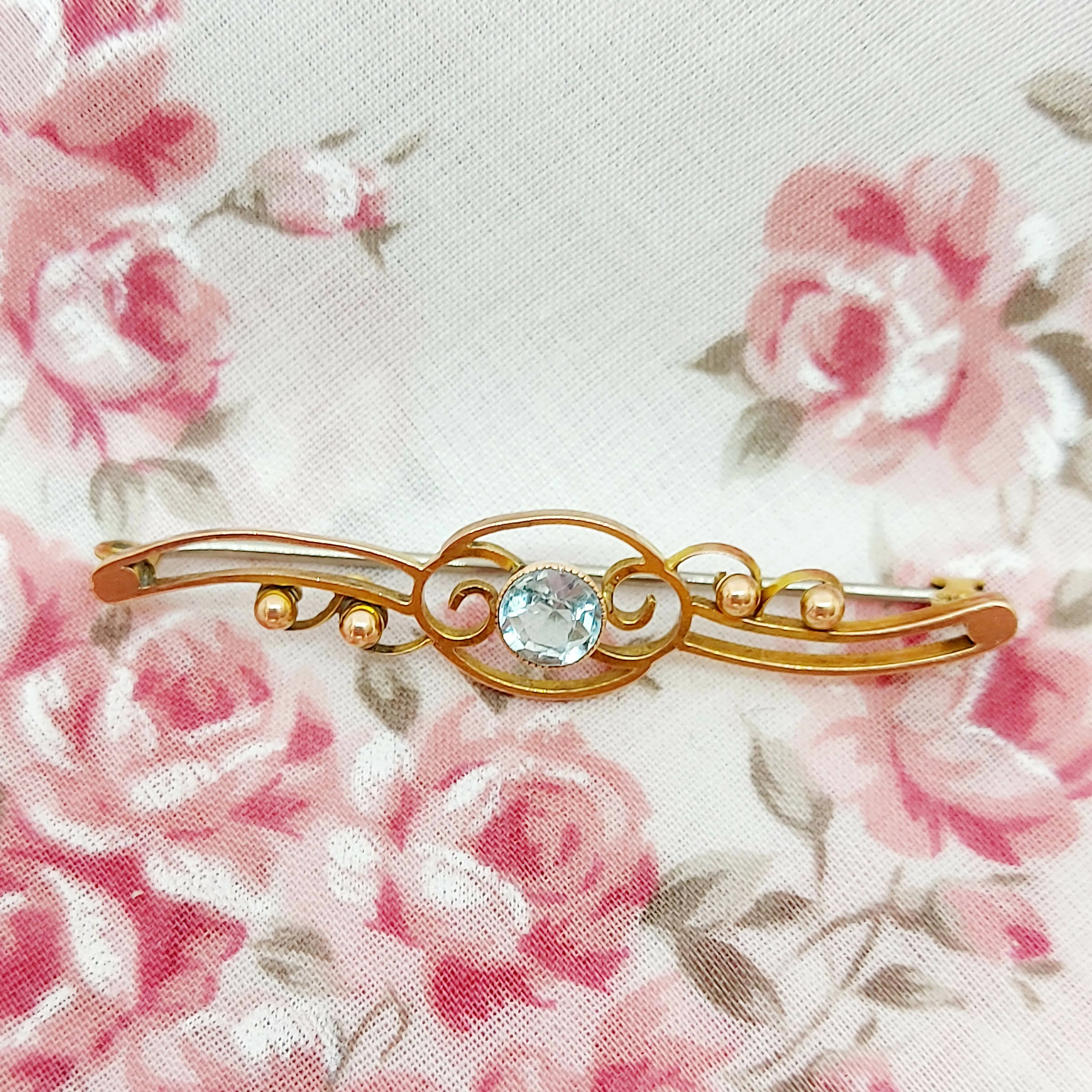 9ct Gold & Faux Aquamarine Bar Brooch