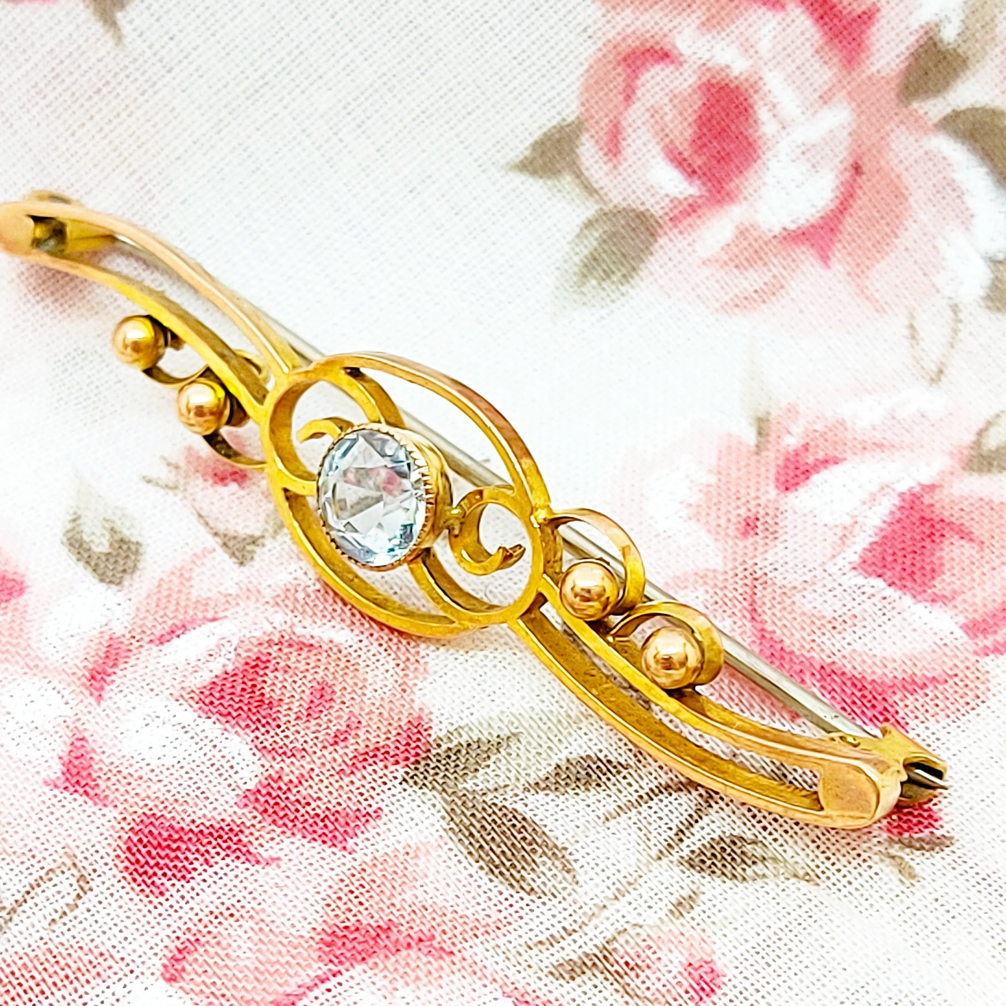 9ct Gold & Faux Aquamarine Bar Brooch