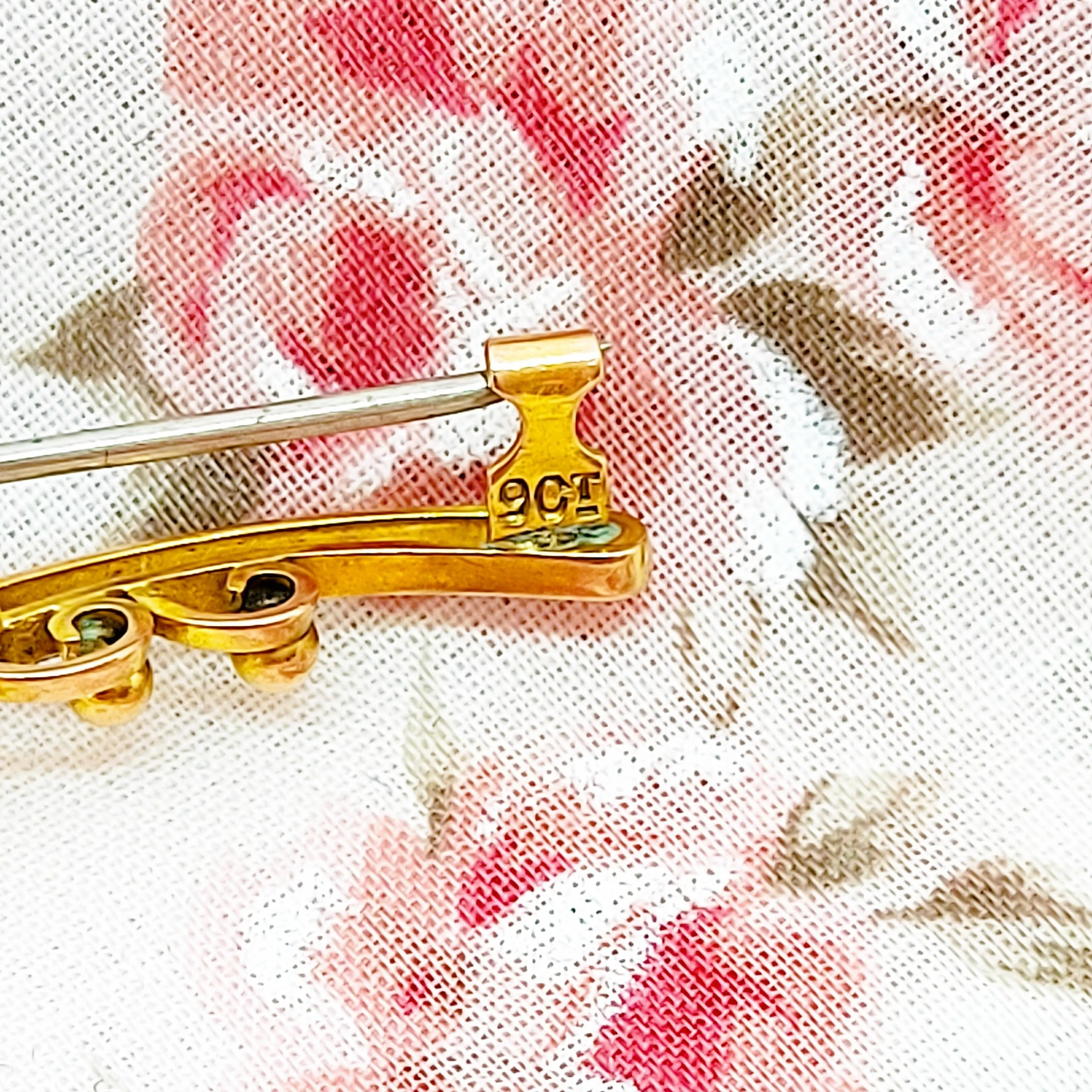 9ct Gold & Faux Aquamarine Bar Brooch