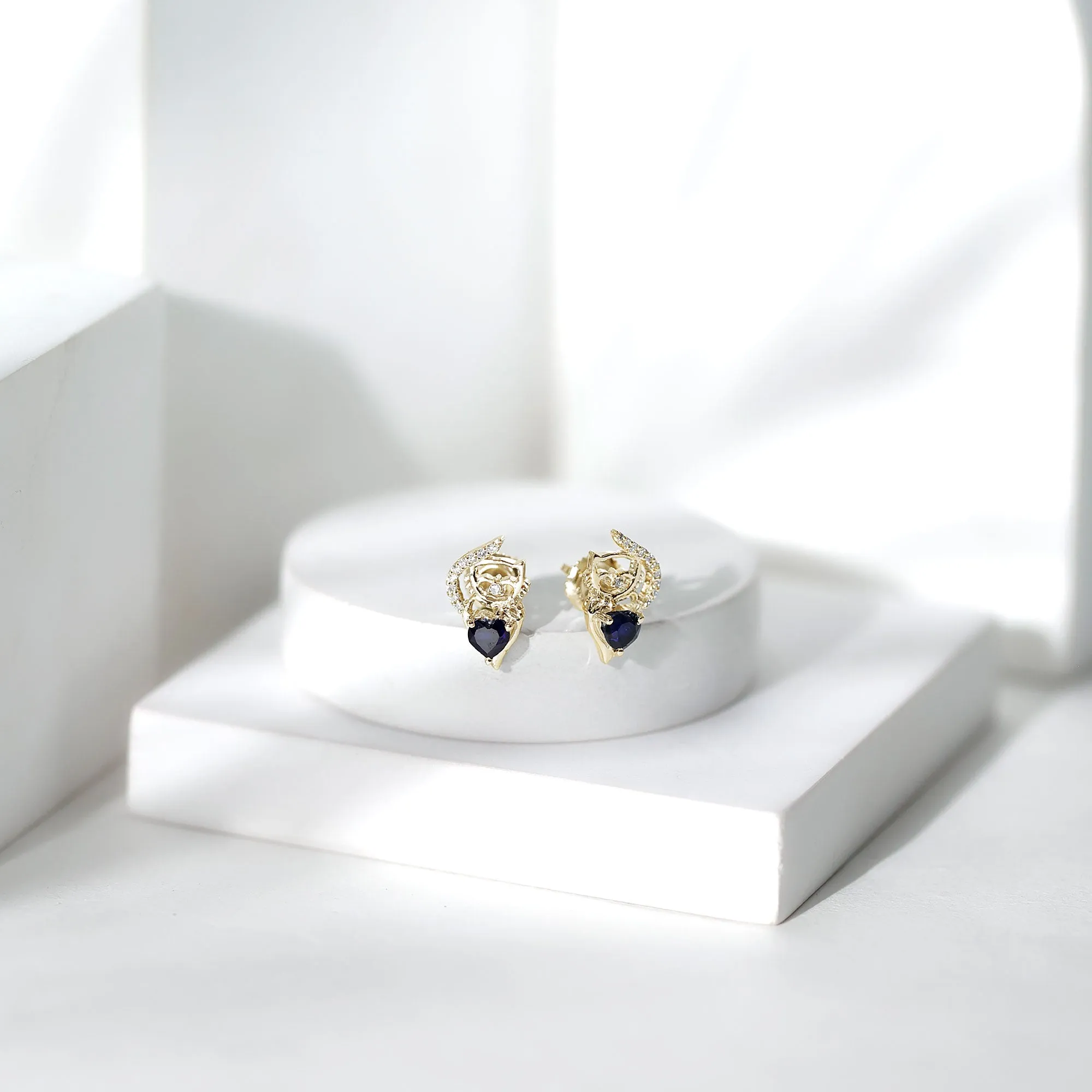 Animal Inspired Blue Sapphire Stud Earrings with Diamond