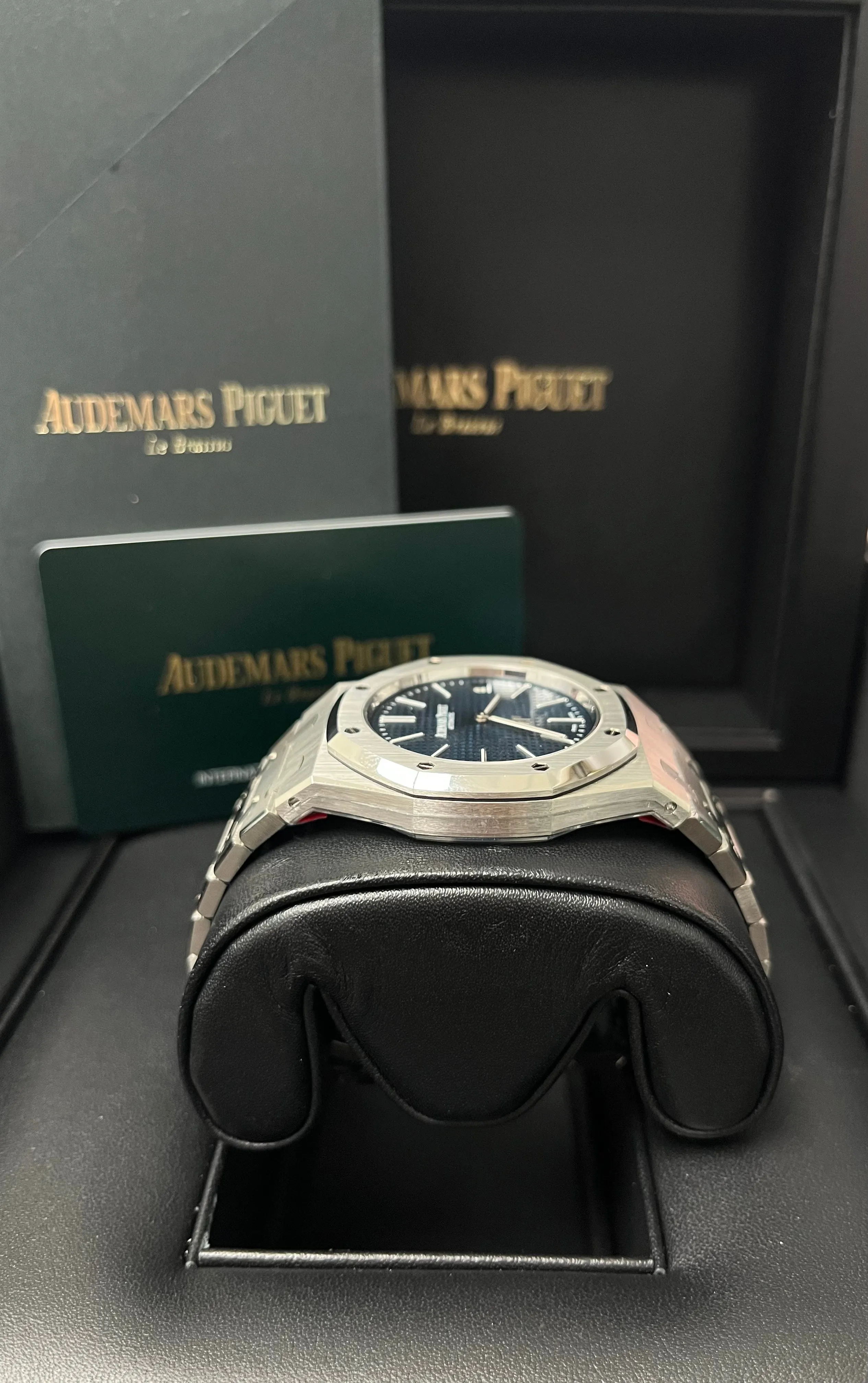 Audemars Piguet Royal Oak Jumbo 39mm Stainless Steel Jumbo Ultra-Thin Blue Dial 15202ST.OO.1240ST.01