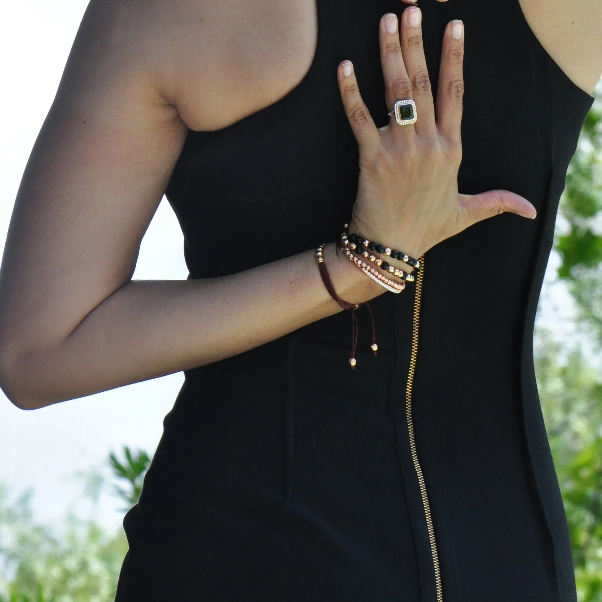 BLACK BEAD AND GOLD BRACELET