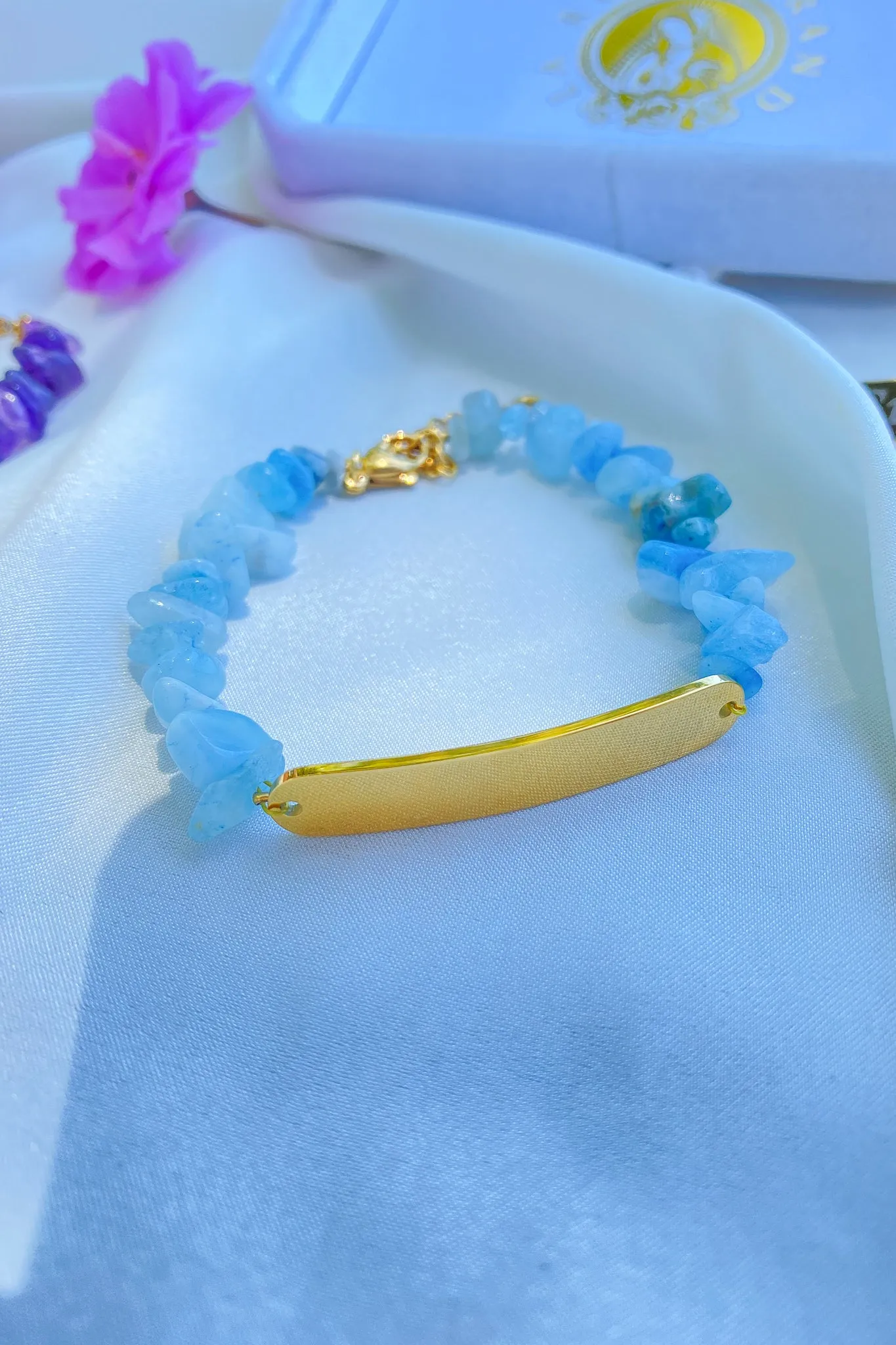 Engravable Aquamarine Chip Esclava Bracelet©