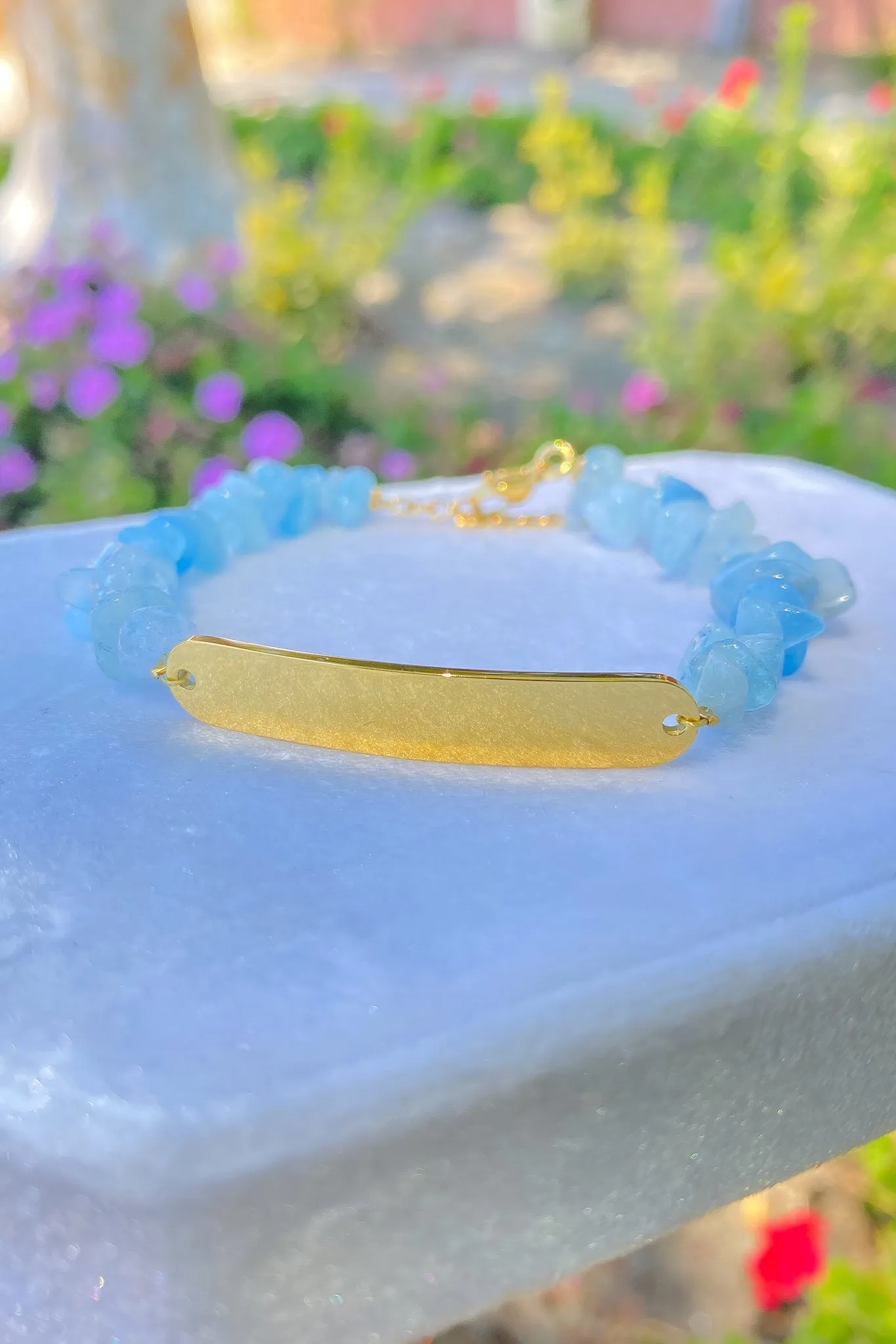 Engravable Aquamarine Chip Esclava Bracelet©