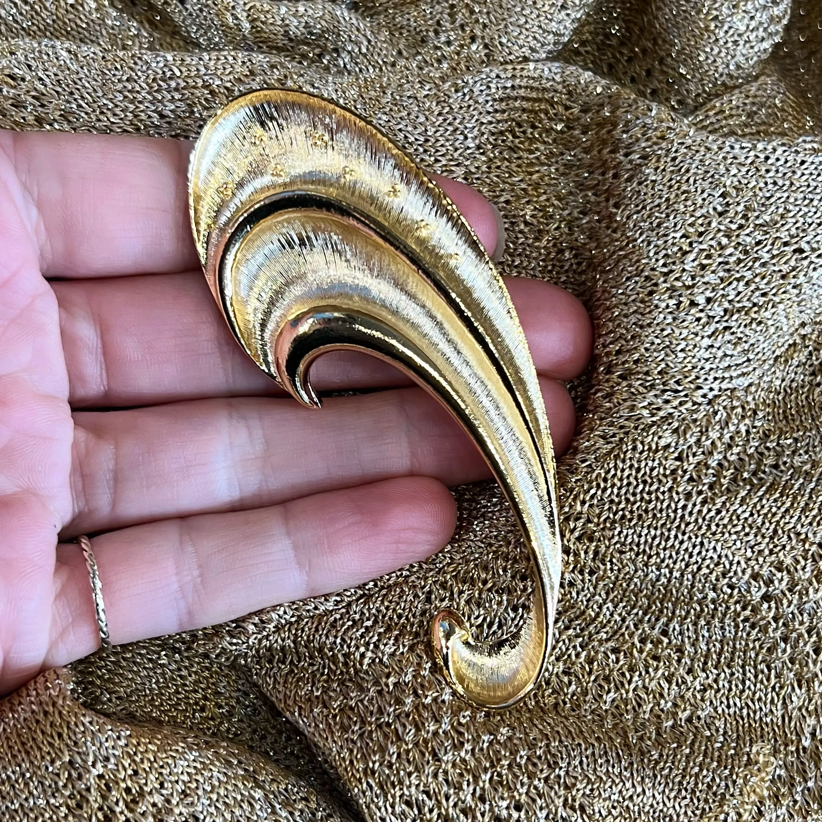 Large Gold Swirl Vintage Brooch 1970s