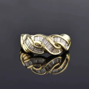 Lover's Knot Infinity Baguette Diamond Ring in Gold