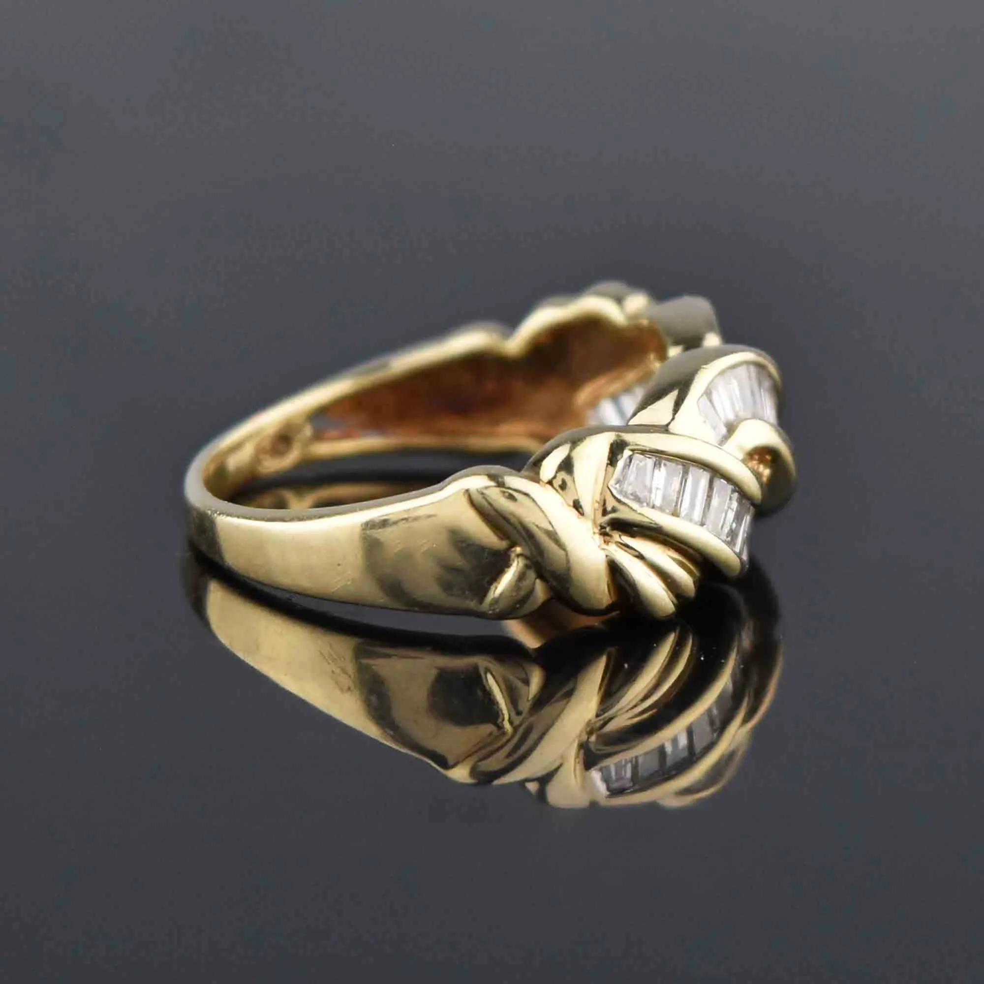 Lover's Knot Infinity Baguette Diamond Ring in Gold