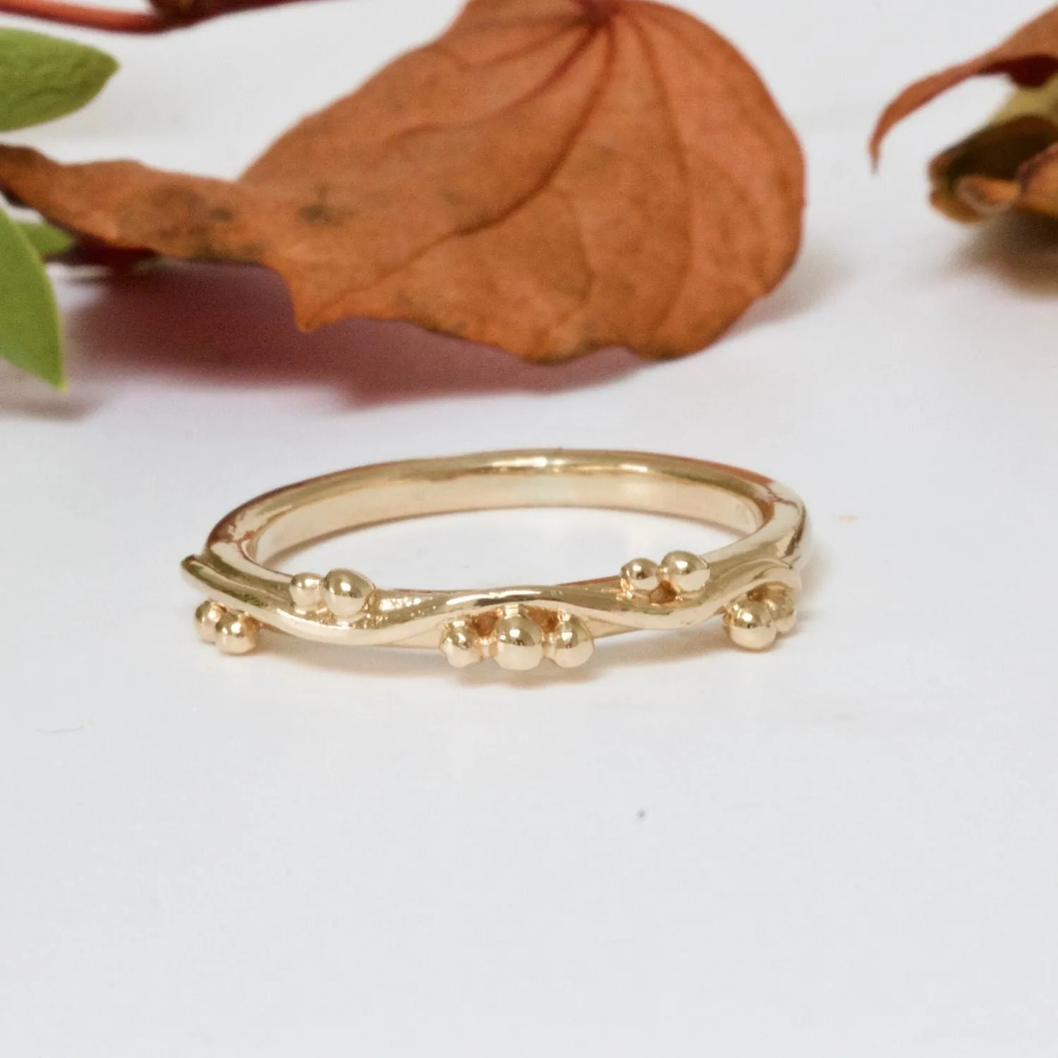 Nature Wavy Vine Ring, Vine and Berry Wedding Ring