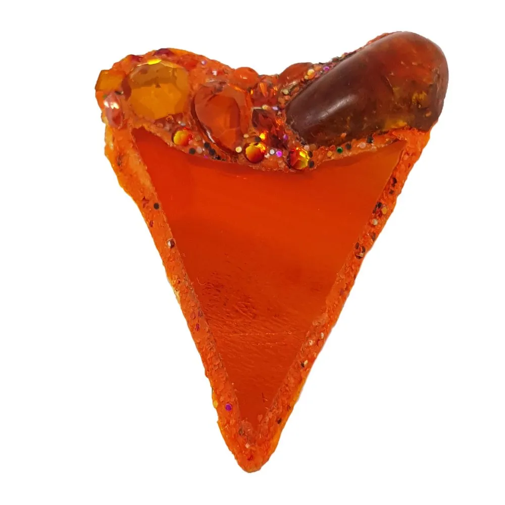 ORANGE HEART BROOCH - LOVE