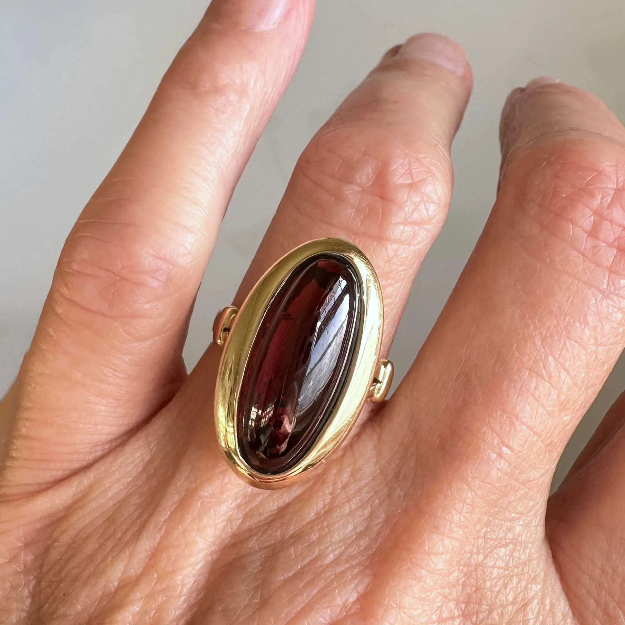 Vintage 14K Gold Garnet Cabochon Cocktail Ring