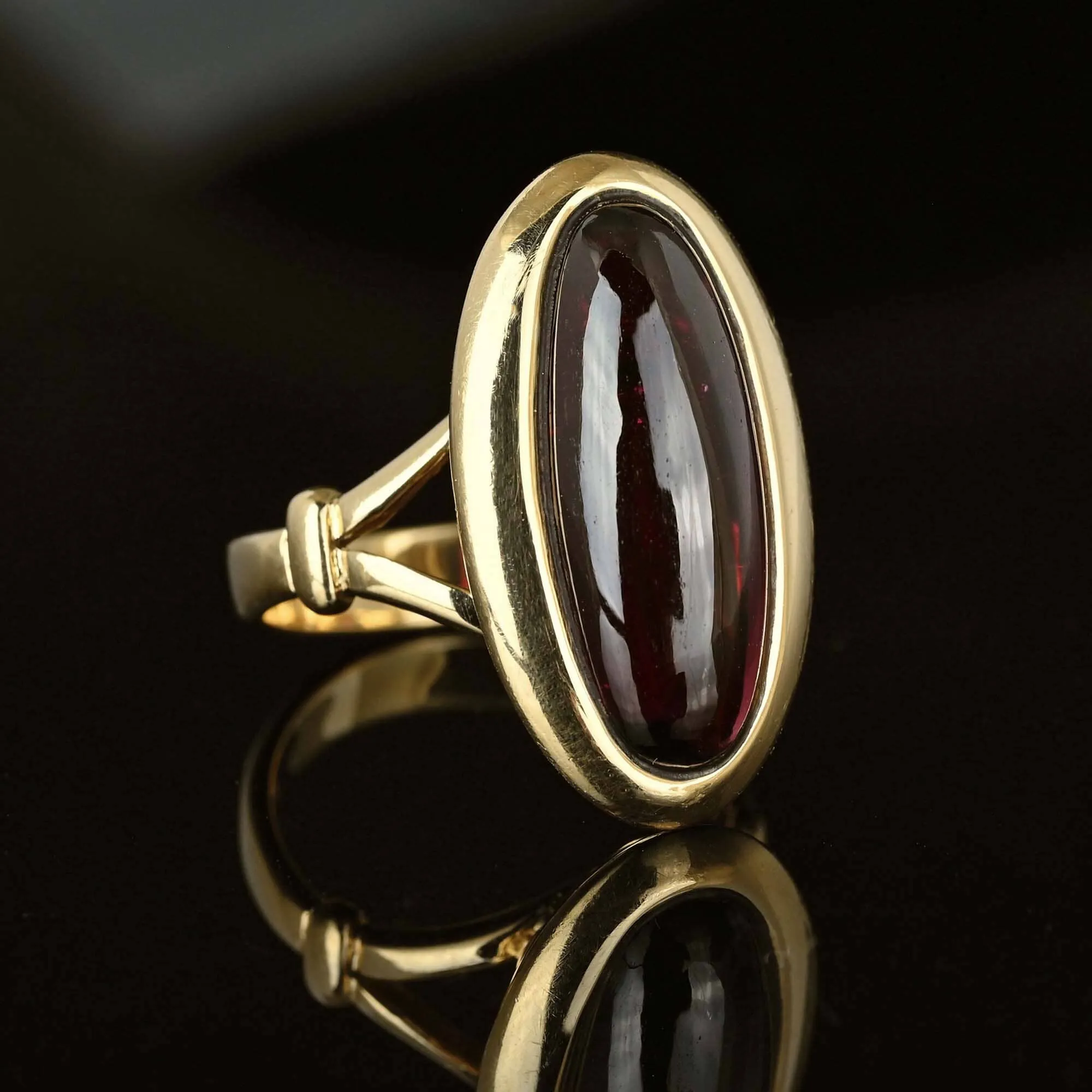 Vintage 14K Gold Garnet Cabochon Cocktail Ring