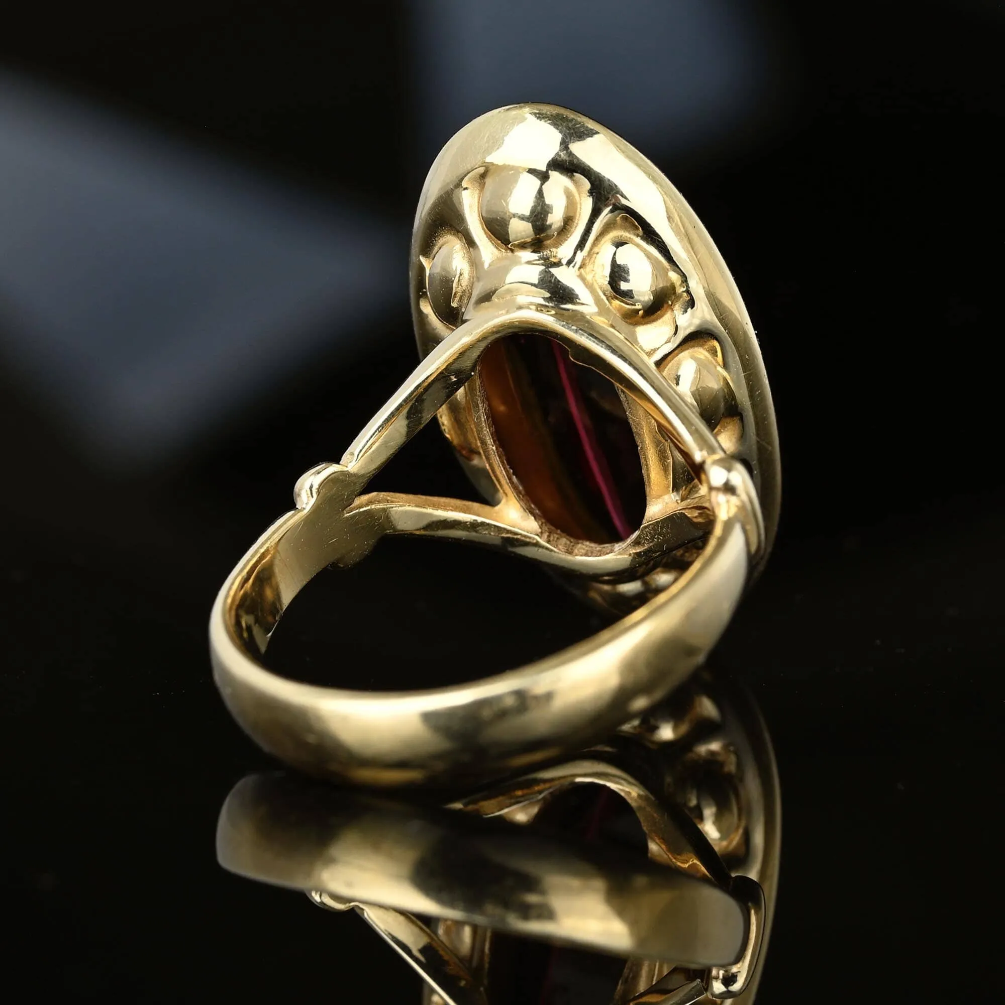 Vintage 14K Gold Garnet Cabochon Cocktail Ring