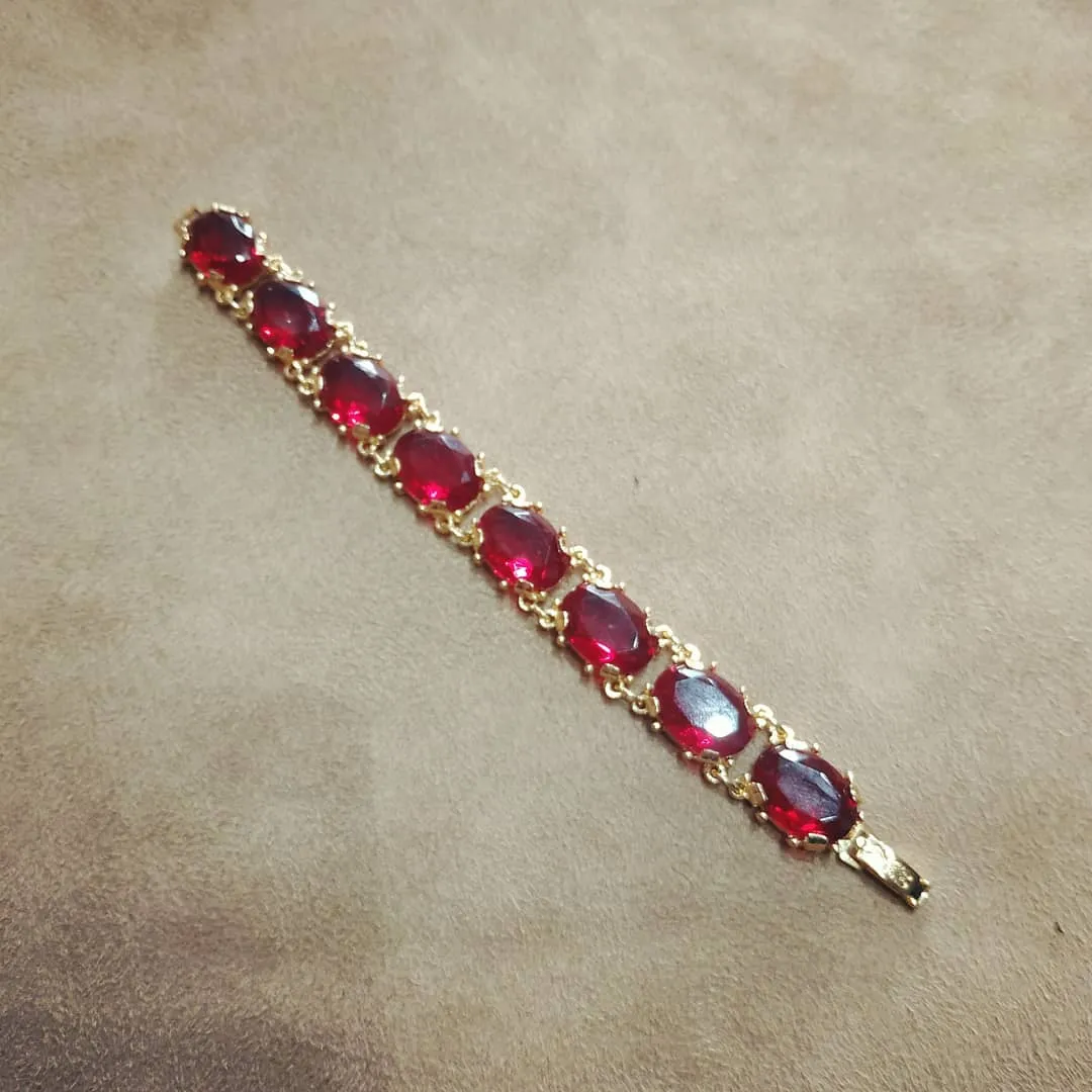 Vintage Red Glass  Bracelet